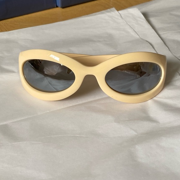 Gucci GG1247s Sunglasses Bone and Silver NEW w/ Extras + FREE SHIPPING main image 9